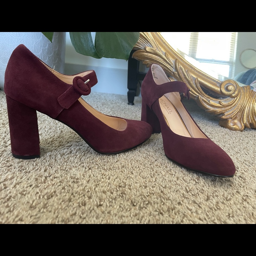 Cute Velvet Maroon heels